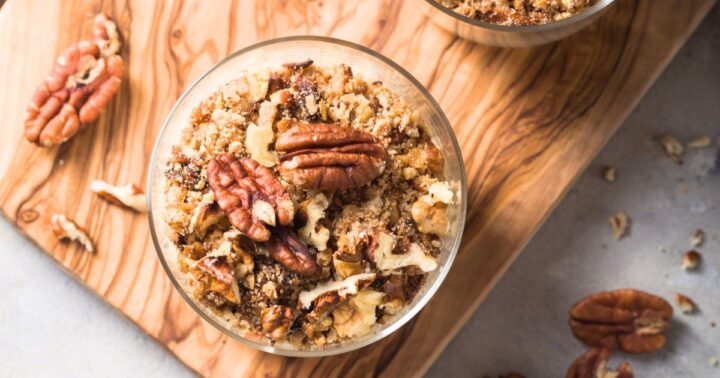 Healthy, homemade salted caramel granola recipe is easy to make. This caramel granola is going to become your new favorite low-sugar granola.