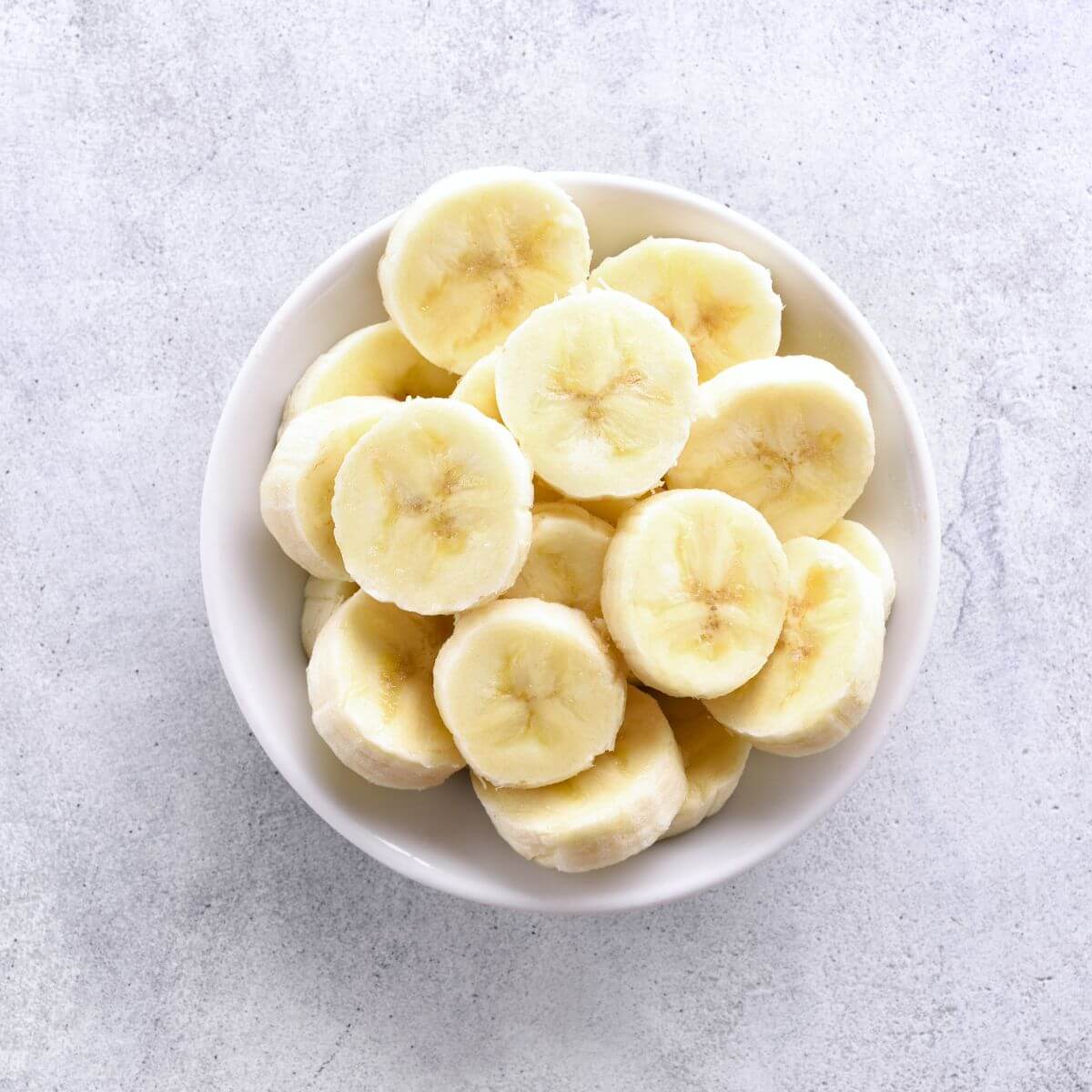 Nutritional breakdown and facts on bananas.