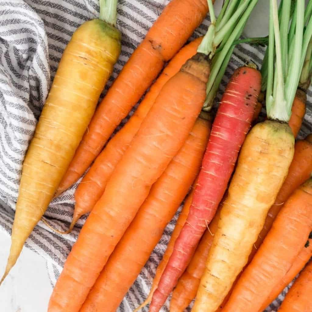 Health and beauty benefits of carrots. Carrots key nutrients. Benefits of carrots. Benefits of raw carrots. 