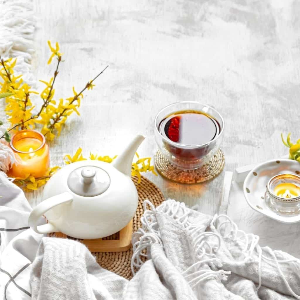 Healthy tea. Top healthy teas to drink. Is tea healthy? Is black tea healthy? Is tea healthier than coffee? Raspberry rooibos iced tea recipe.