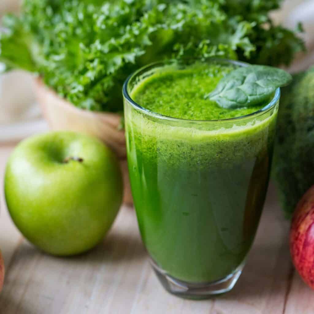 Easy to make healthy green juice in a glass, easy recipes.