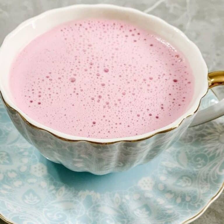 How to Make a Healthy & Energizing Pink Latte Recipe