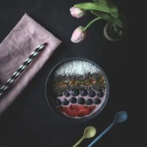 How to Make a Hormone Balancing Blueberry Smoothie Bowl