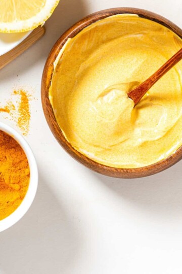 simple turmeric face mask recipe for home spa day