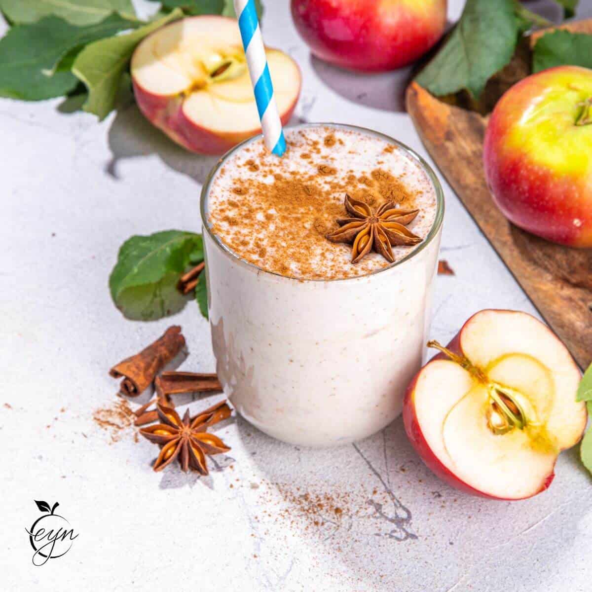 Apple crisp smoothie