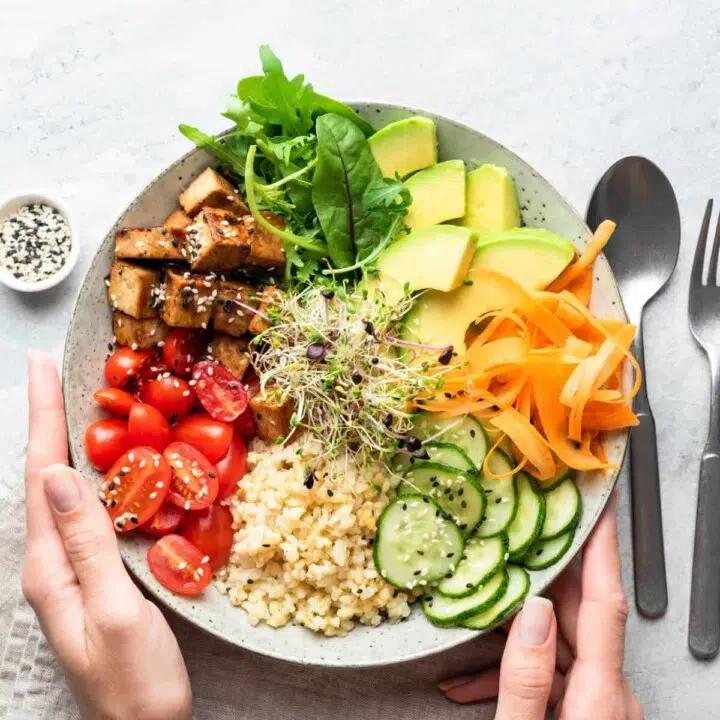 How to use meditation for mindful eating? tips for healthy digestion.