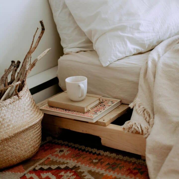 Establish a consistent sleep schedule, tip for a holistic healthy living lifestyle.
