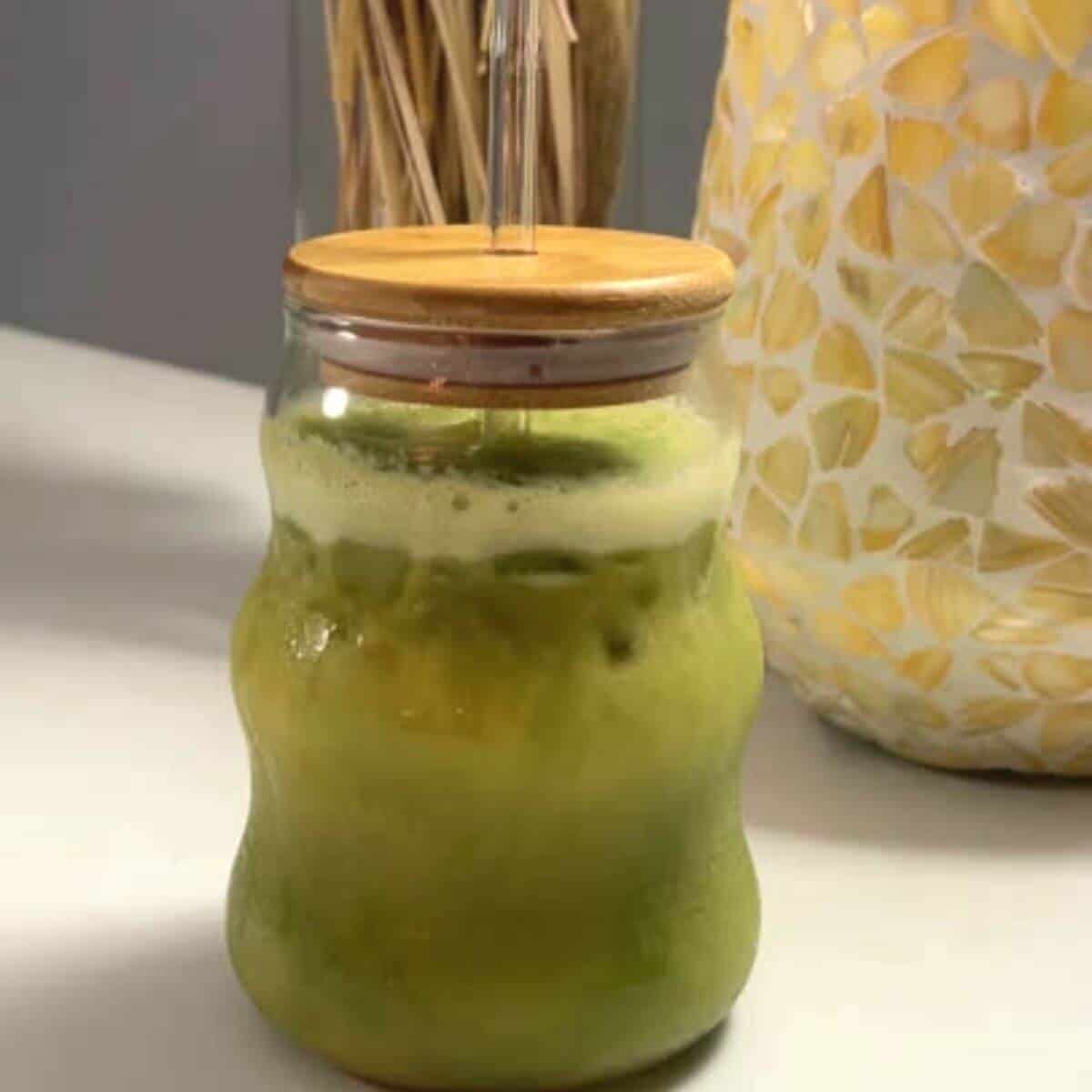 How to Make Easy to Make Peach Iced Matcha Latte with Fresh Peaches