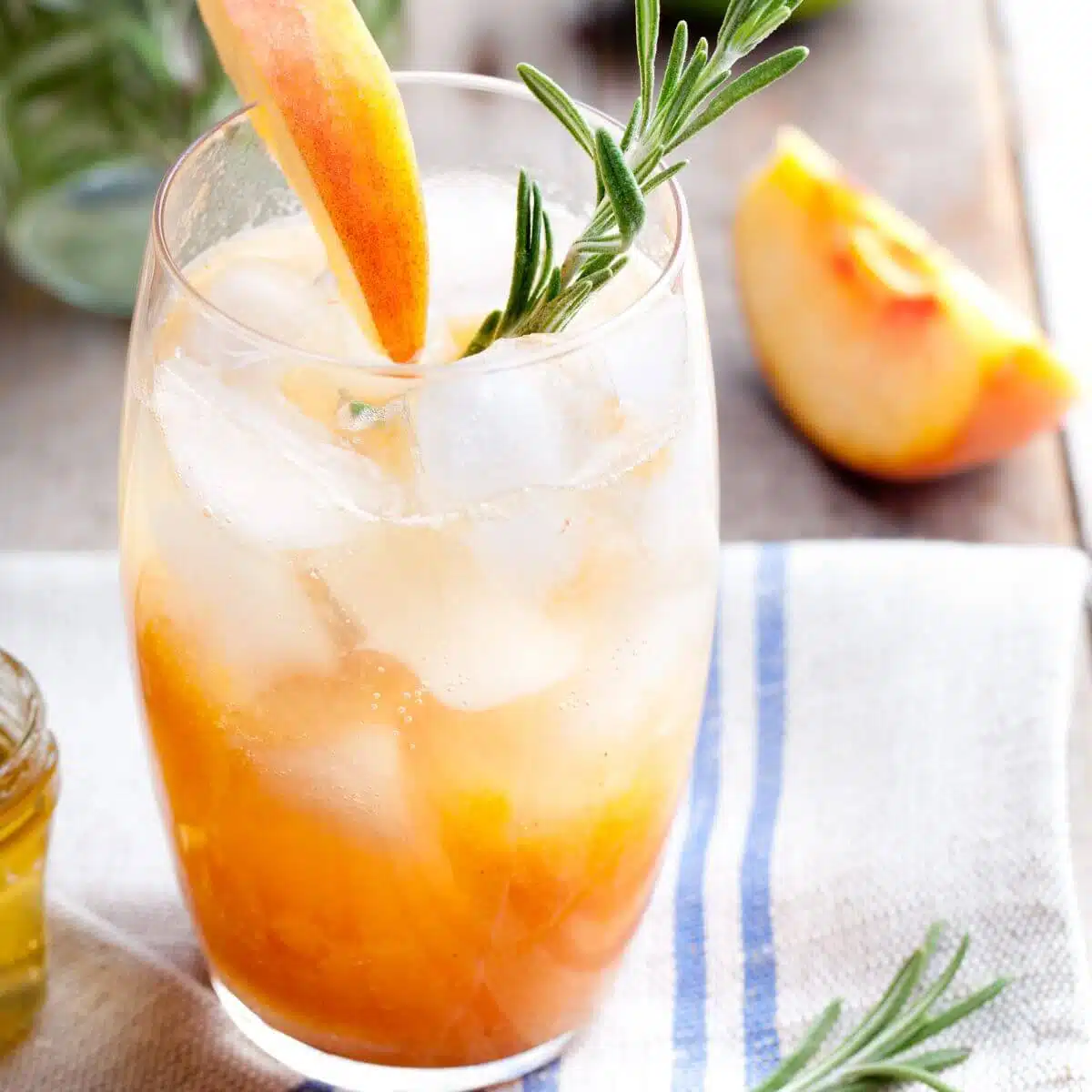 Peach Ginger Fizz Simple Mocktail Recipe