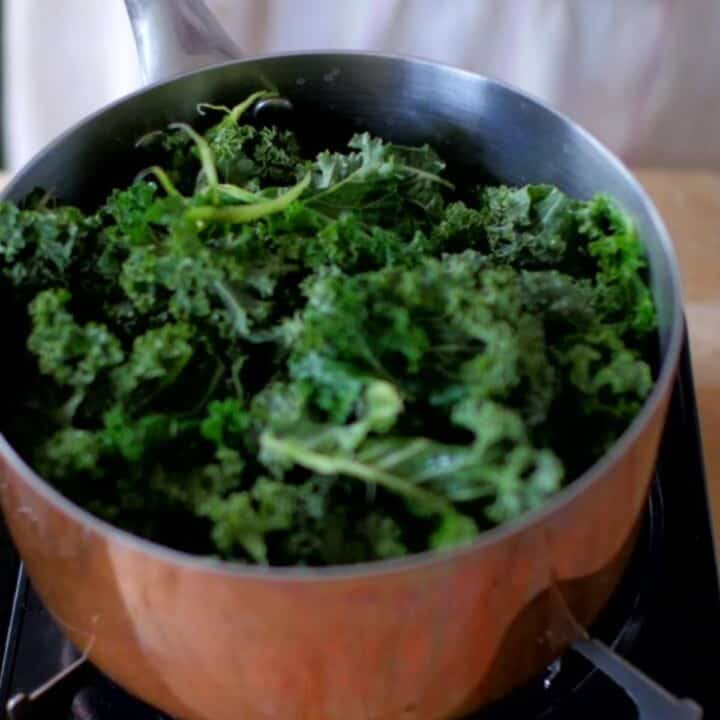 Kale & Other Dark Leafy Greens: Nutrient-Dense Superstars