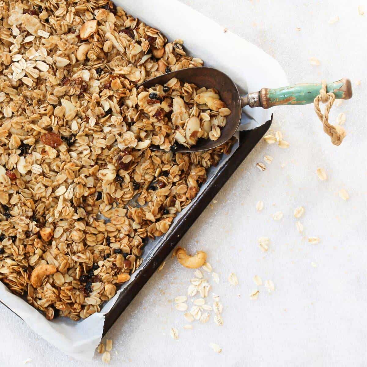 almond vanilla granola