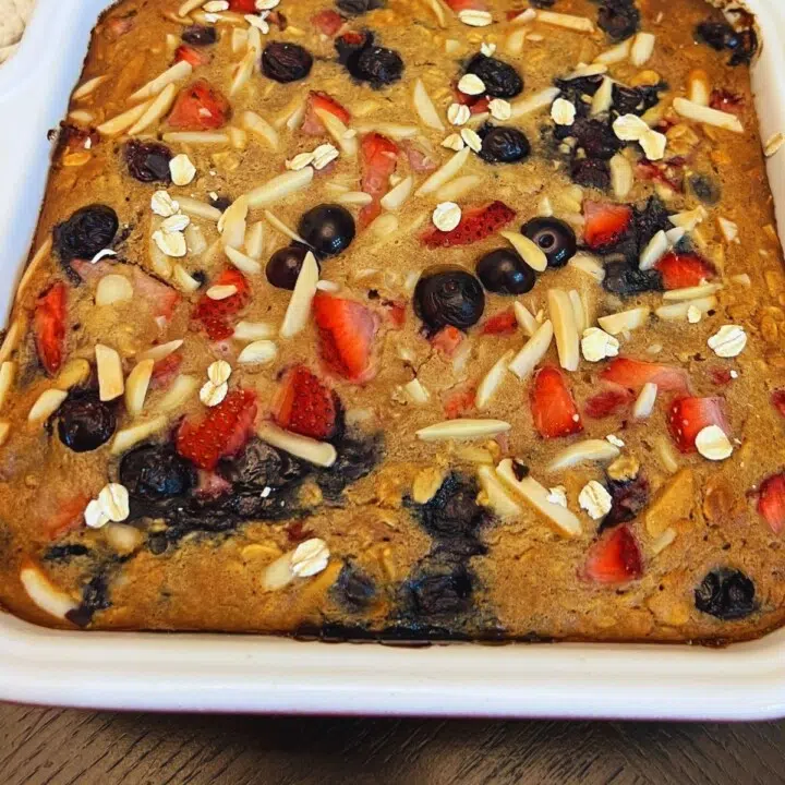 Healthy Mixed Berry Baked Oatmeal Recipe for Better Nutrition