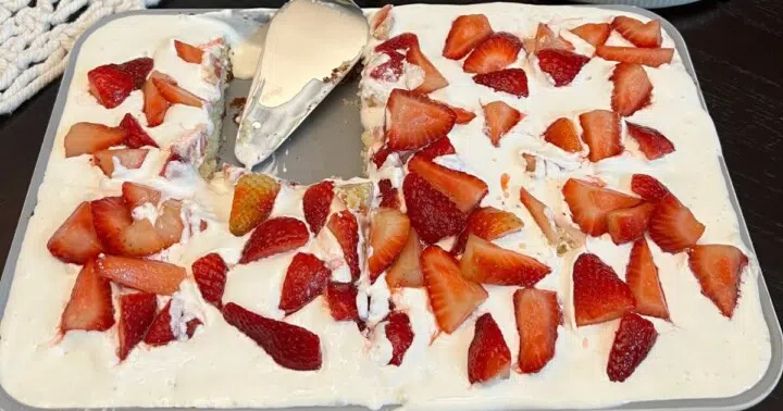 🍓 The Best Healthy Sheet Pan Baked Strawberry Shortcake (Gluten-Free, Dairy-Free Option!)