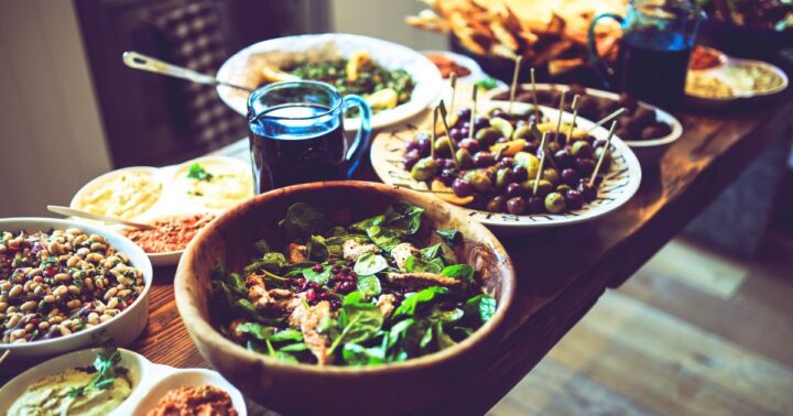 4 Simple Meals To Reduce Bloating And Support Gut Health
