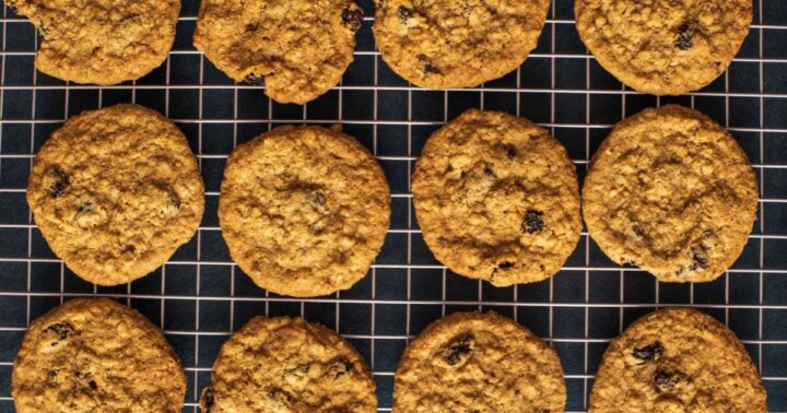 Soft & Chewy Gluten-Free Oatmeal Raisin Cookies