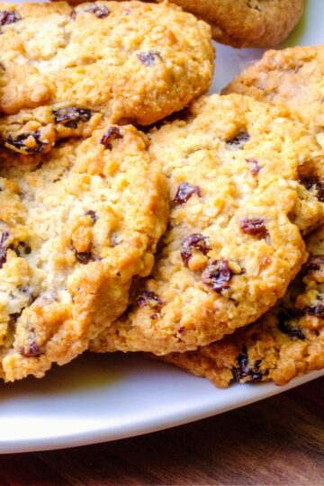 Soft & Chewy Gluten-Free Oatmeal Rasin Cookie
