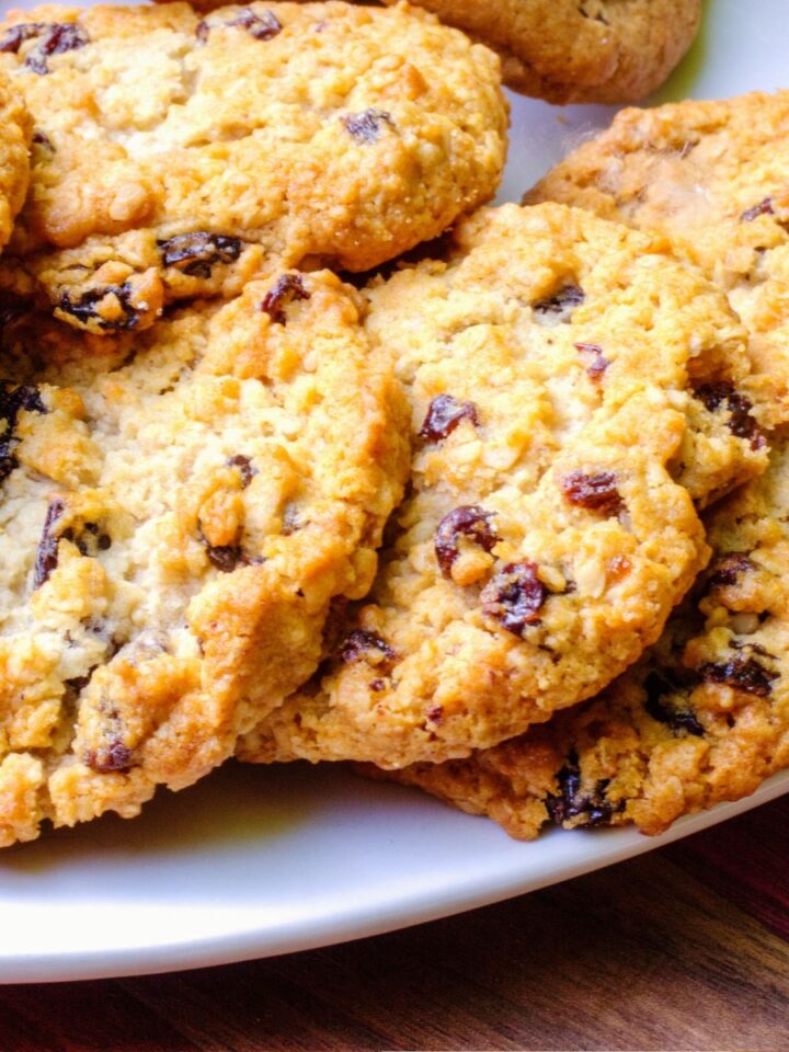 Soft & Chewy Gluten-Free Oatmeal Rasin Cookie