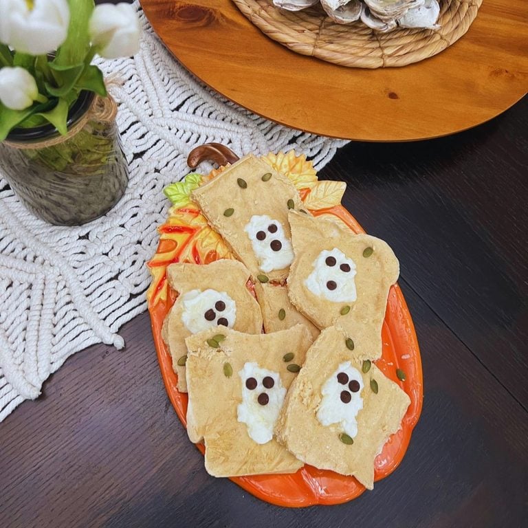 Halloween Pumpkin Yogurt Bark With Ghosts (Gluten-Free)